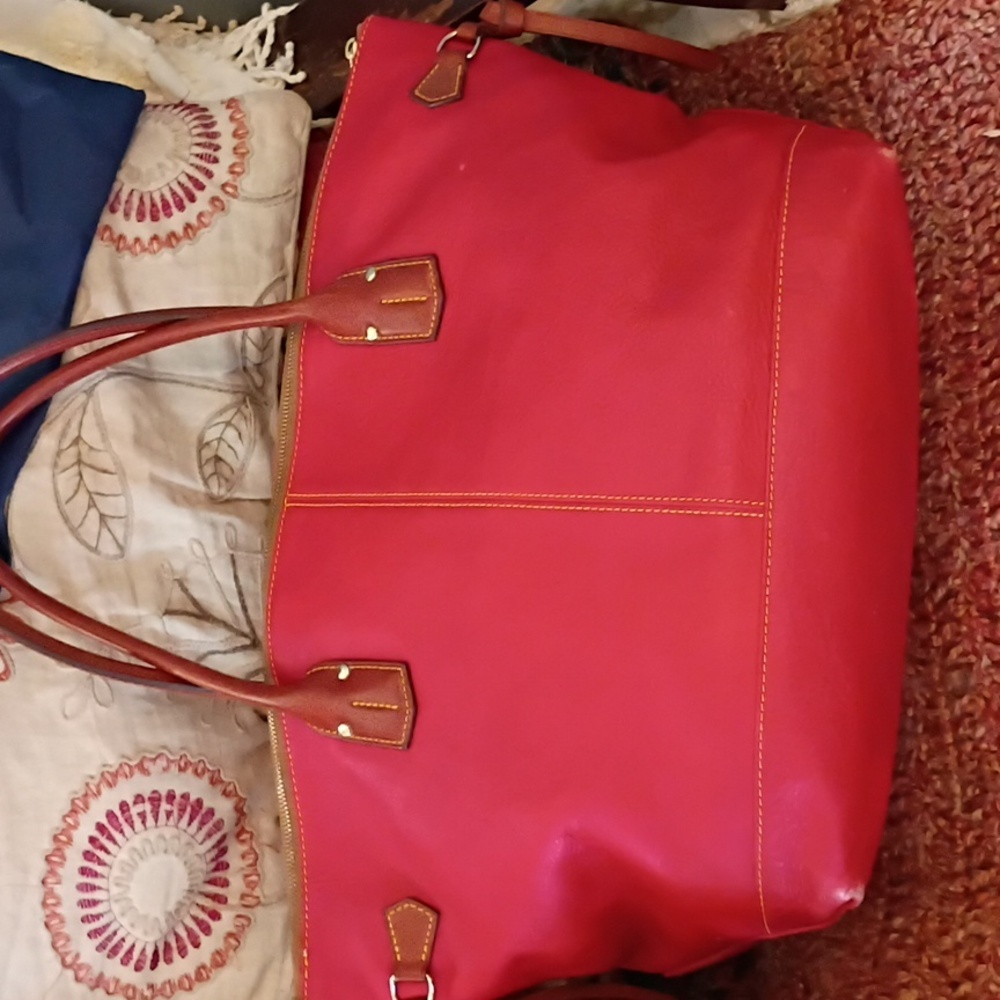 Dooney & Bourke Red Leather Tote /Oversized Bag with Original Dust Bag - Picture 3 of 12
